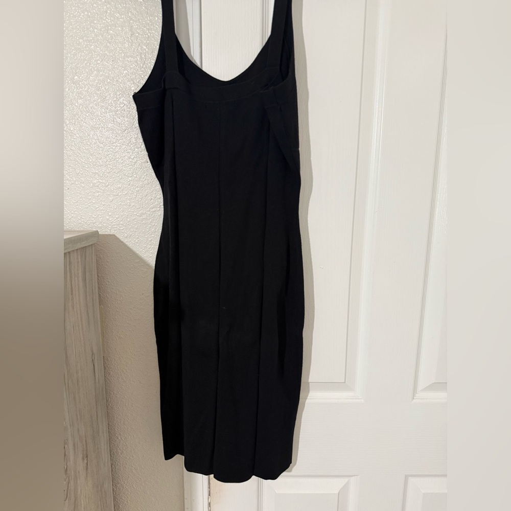 Elegant Black Sleeveless Dress